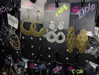 $20, $25 and $30 dollar  jewlery bundles for sale ready to ship out!