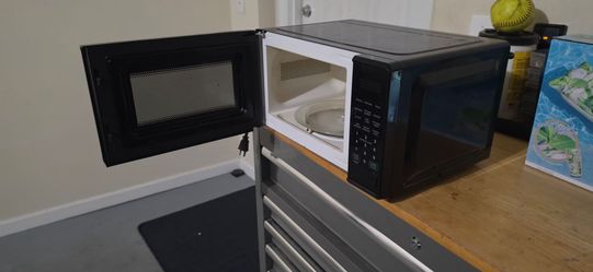 Black and White Countertop Microwave