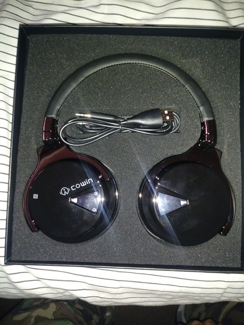Cowin Bluetooth headphones !! New
