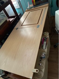 Horn Airlift Sewing Cabinet model 2156