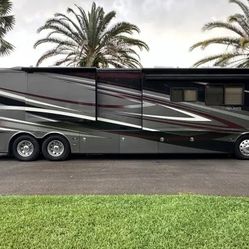 Two Flat-Screen TVs 2008 Monaco DYNASTY IVBeige Upholstery & Premium Finishes
Two Flat-Screen TVs
Sony CD Stereo & DVD Player
Combination Washer/Dryer