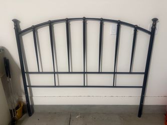Metal Bed Headboard with Arched Design