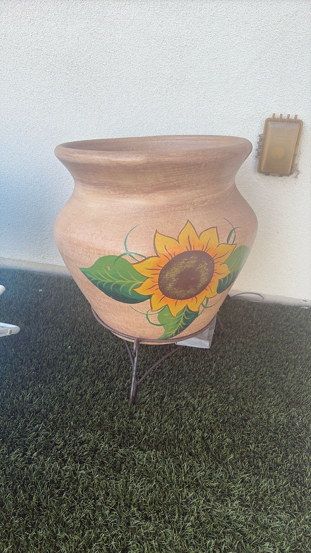 Sunflower Pot W/ Pot Stand