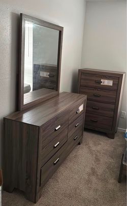 4 Pcs Brownish Color  Bedroom Set New