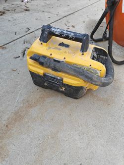 DeWalt Mini Shop Vac (Tool Only)