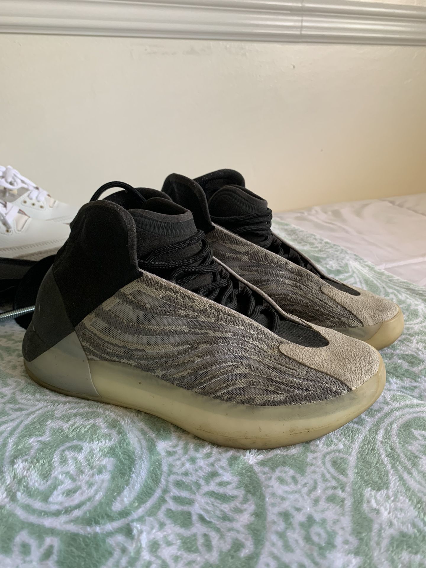 adidas gazelle silver green womens Adidas Yeezy Boost 350 V2 MX Dark Salt