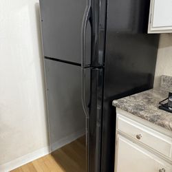 Kenmore Refrigerator - Available End Of September 