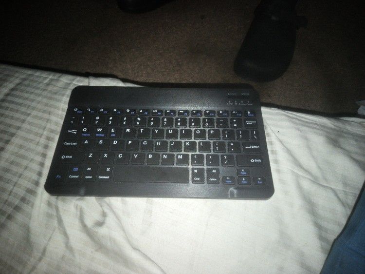 Bluetooth Keyboard 