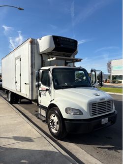 2012 Freightliner M2 106 Business class