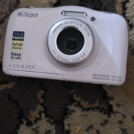 Afstotend Pekkadillo kromme Nikon Coolpix,W100, color: White for Sale in Seatac, WA - OfferUp