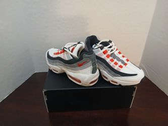 Nike Shoes NEW