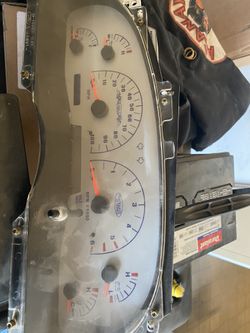 99 Ford Expedition cluster