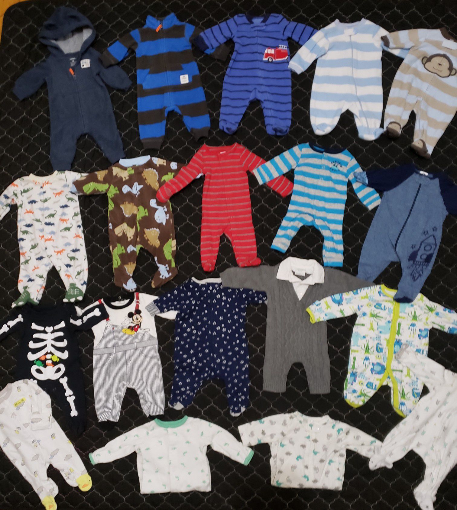 Baby lot clothes. NB