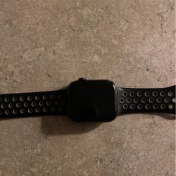 Apple Watch Series 6   100$