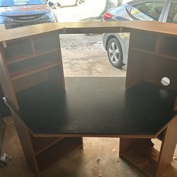 Corner Desk With Hutch