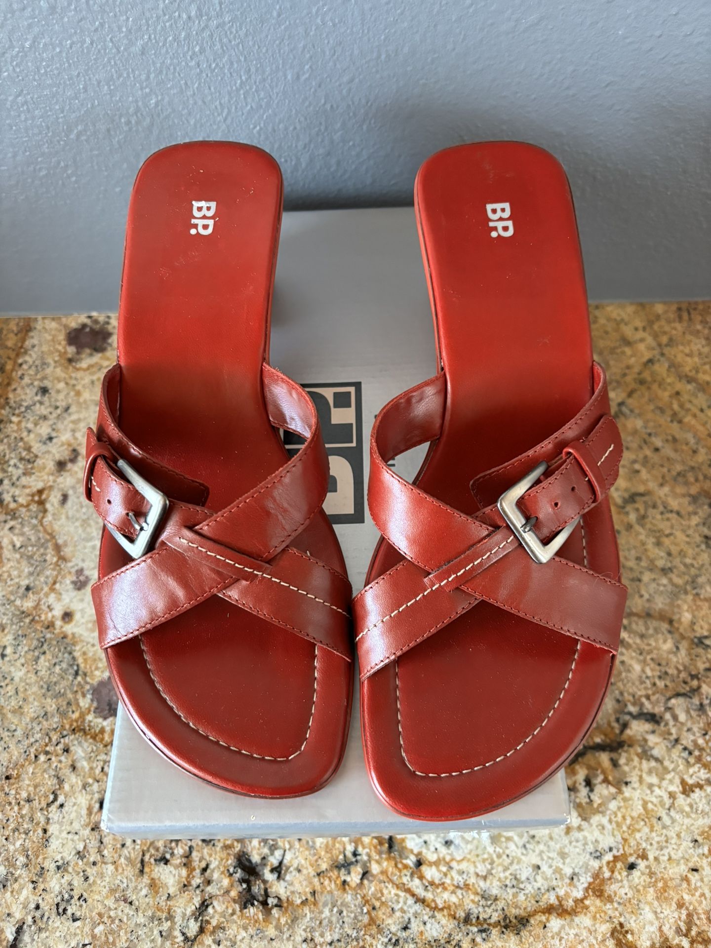 Nordstrom Amsterdam NWT Red Leather Slides Shoes Size 9