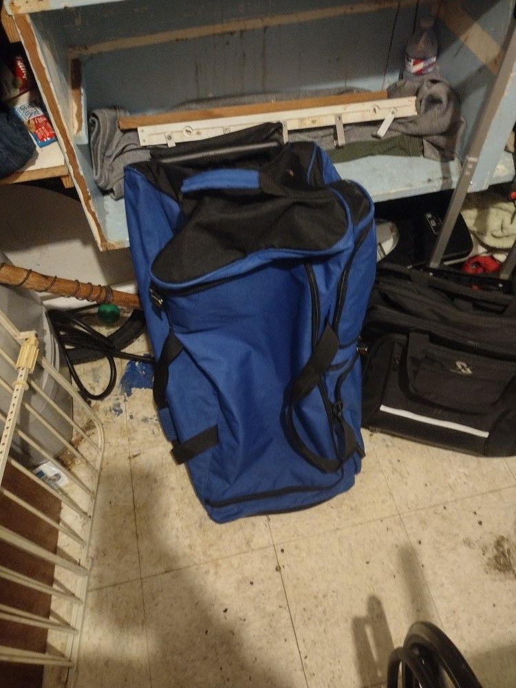 Duffle Bag With Wheels
