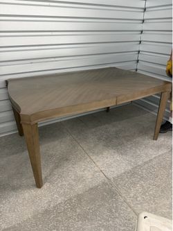 Table & 6 Chairs
