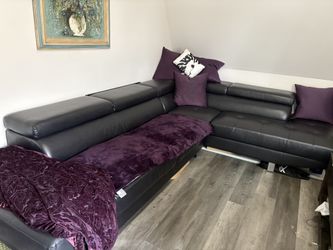 Great Condition 2piece Leather Sofa