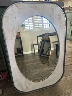 Wall mirror