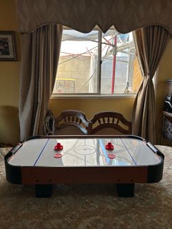 Air Hockey Table