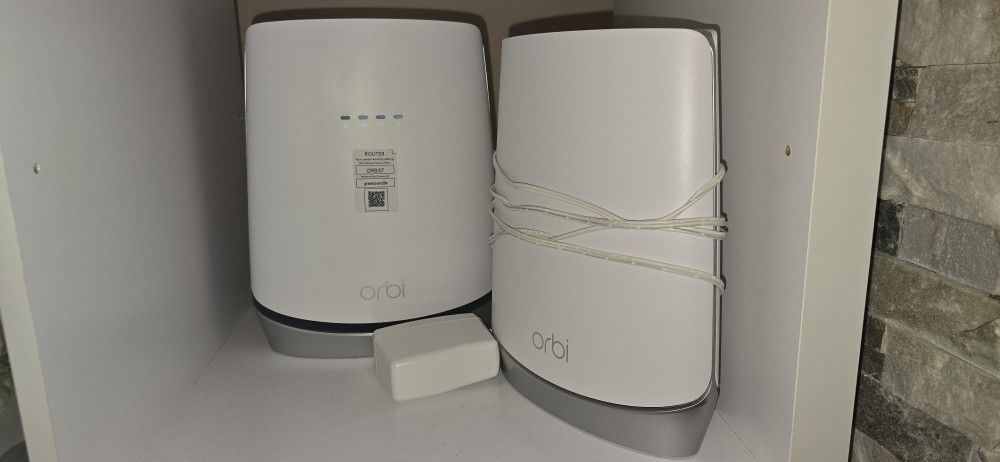 NETGEAR Orbi Modem Router Combo (CBK752) DOCSIS 3.1 Cable Modem and WiFi 6 Mesh Router