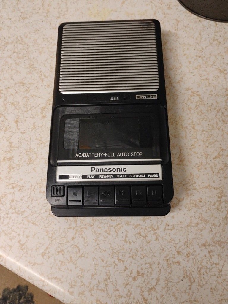 Panasonic Slim Portable Cassette Recorder RQ-2102 cassette lids manual open