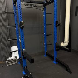 Vesta HR1000 half rack 