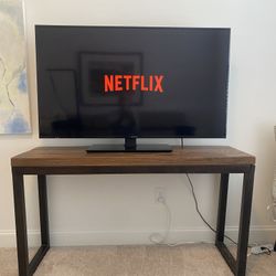 Panasonic 54“ TV w/stand 