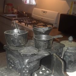 Miniature cast iron set