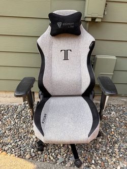 Secretlab Titan Gaming Chair 2022