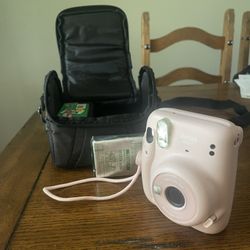 Instax Mini 11 - With Case And Film