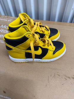 Nike Dunk High Shoes Boys Size 2Y Yellow Black Basketball Sneakers DC9053-002