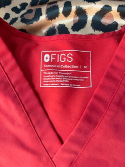 red women figs scrubs set - medium