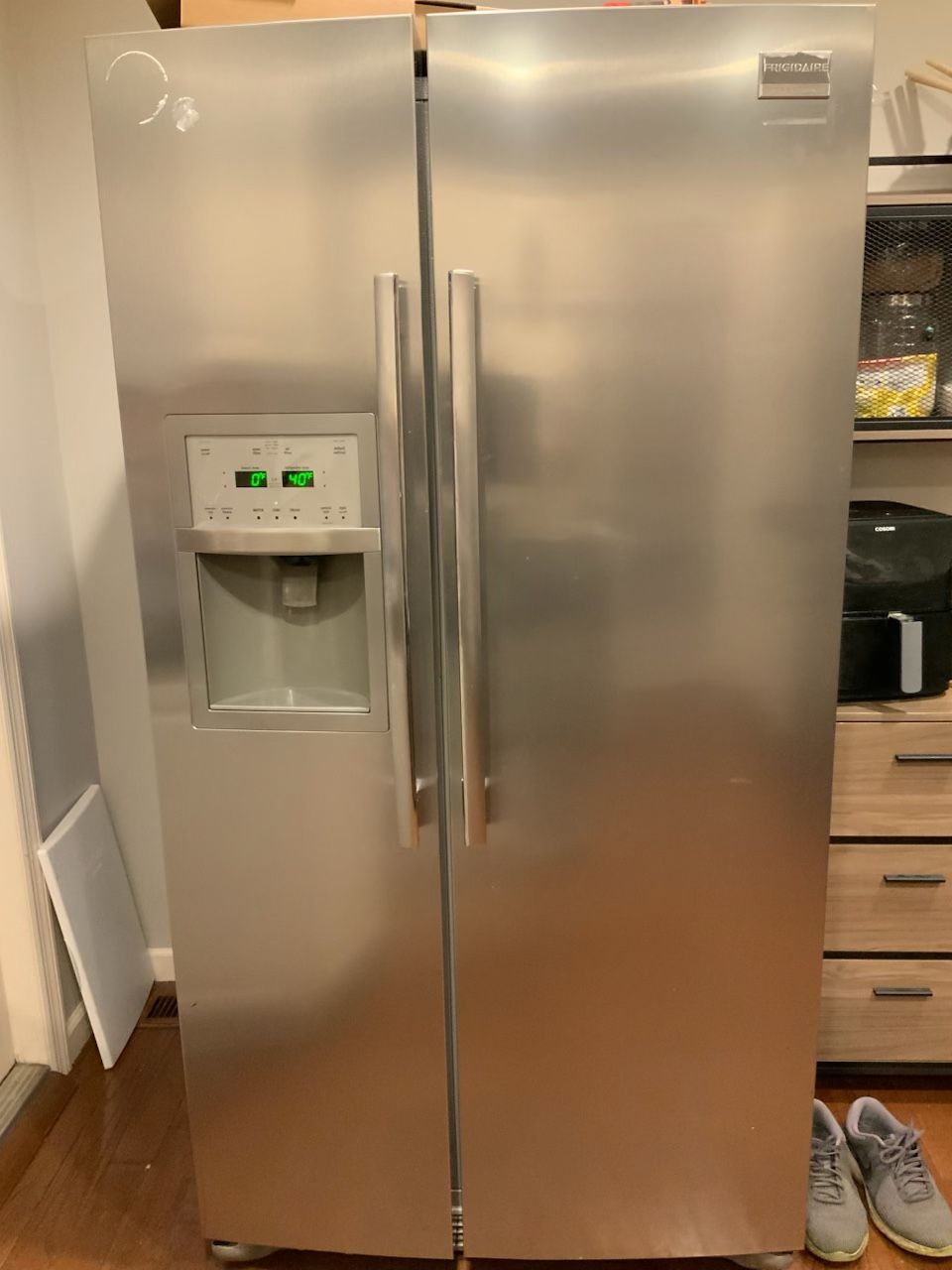 Frigidaire Side By Side 26 Total Cu Ft. Refrigerator 