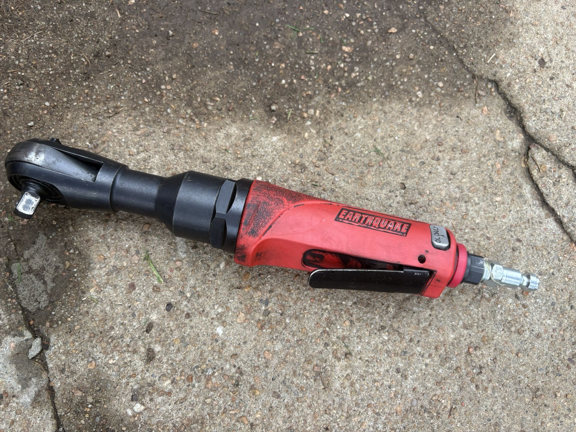 EARTHQUAKE 3/8 in. Impacting Air Ratchet Wrench