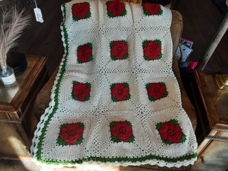 Crochet Blanket. 3D Rose, Vintage 1970's