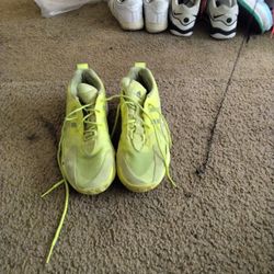 Yellow Line Trae Young Basketball Shoes size 12-13