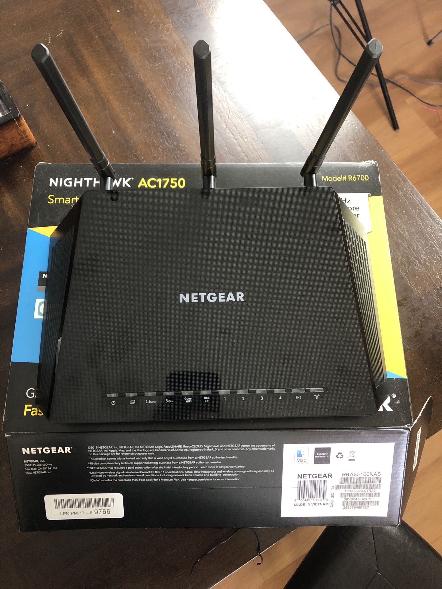 Netgear nighthawk ac1750 smart wifi router . Gaming /streaming faster for mobile devices .