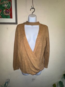 Open back woman sweater