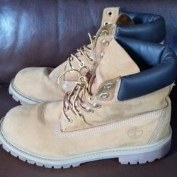 Authentic-Timberlands  Size 6M   Wore 3-4 Times