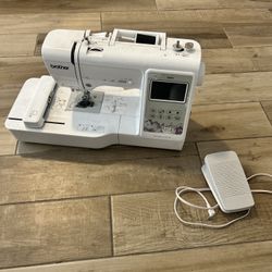 Brother SE600 Sewing and Embroidery Machine