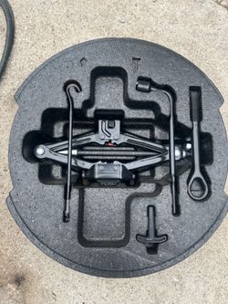 OEM Hyundai Spare Tire Jack Tool Kit Set Case 5M000 TEMPO EPB