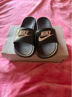 Used Nike Sandals Size 8-9