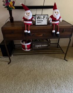 Trunk style foyer table
