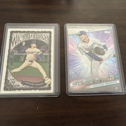 Dodgers MVP Yoshinobu Yamamoto RC Baseball Cards (2)