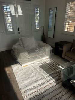Formal dining chair