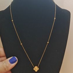 14K FLOWER NECKLACE GOLD