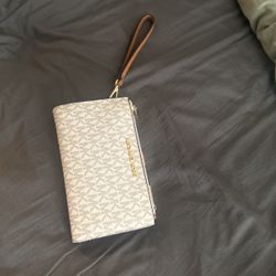 Michael Kors Clutch Jet Set Travel Signature Logo Smartphone Wallet 