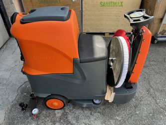RT70 Ride-On Floor Scrubber Machine, 18.5 Gal Tanks, 48000 Sqft/H
